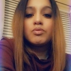 Meet your Posher, Yessenia